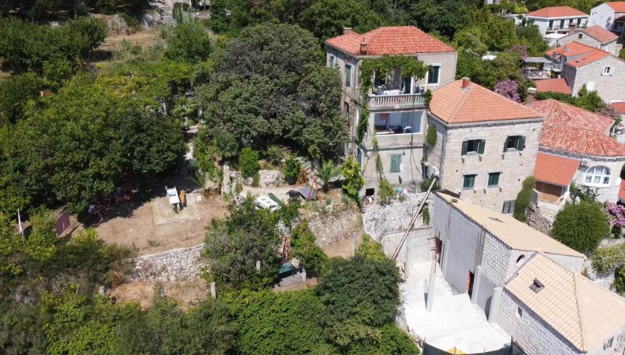 믈리니 Old Stone House 아파트 호텔 외부 사진